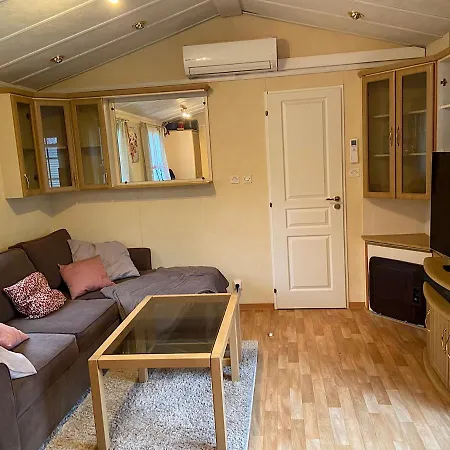 Camping Mobile A Et L' Hopital Du Samedi Au Samedi